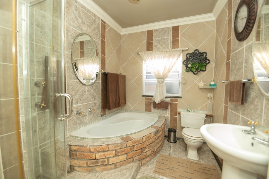6 Bedroom Property for Sale in Sherwood Eastern Cape